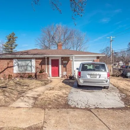 Buy this 2 bed house on 1100 Kingsland Avenue in University City, MO 63130