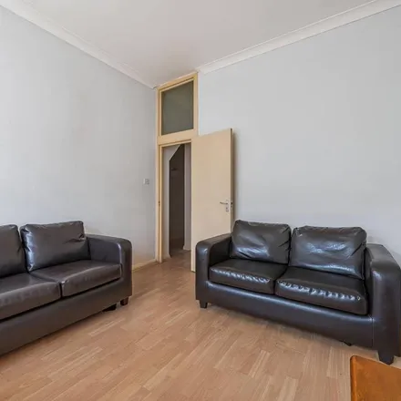 Image 4 - Stapleton Road, London, SW17 8AY, United Kingdom - Apartment for rent