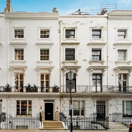 Rent this 5 bed townhouse on 10 Ovington Square in London, SW3 1LN