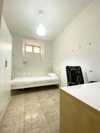 Image 1 - Calle de Gaztambide, 32, 28015 Madrid, Spain - Room for rent