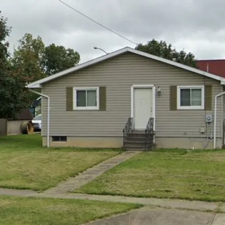 Buy this 4 bed house on 82 Woodford Ave in Elyria, Ohio