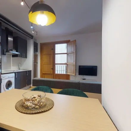 Rent this 1 bed apartment on Bikes for you in Carrer de les Mantes, 46001 Valencia