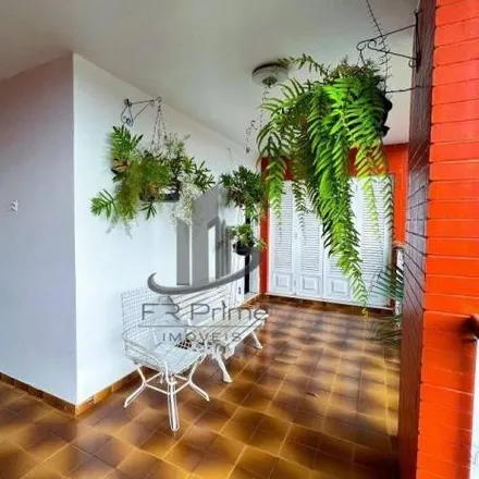 Buy this 3 bed house on Rua 152 in Centro, Volta Redonda - RJ