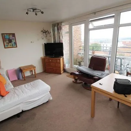 Rent this 3 bed apartment on 9 Paul Street in Bristol, BS2 8BS