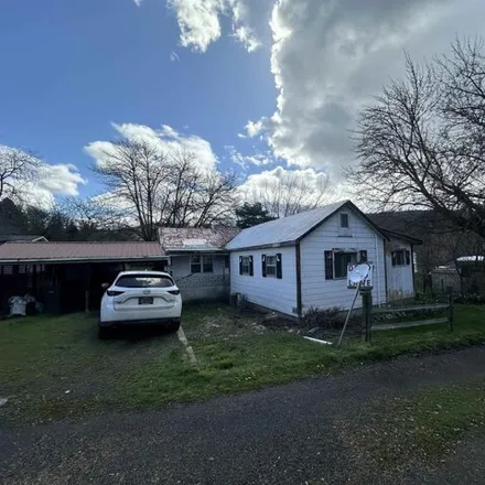 Buy this 2 bed house on 1044 Culdesac Avenue in Culdesac, Nez Perce County