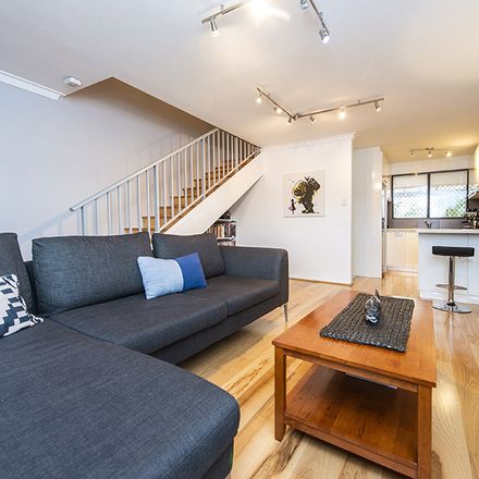 Rent this 2 bed townhouse on 6/10 Oxford Street
