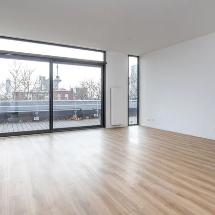 Rent this 2 bed apartment on Westzeedijk in 3024 EL Rotterdam, Netherlands