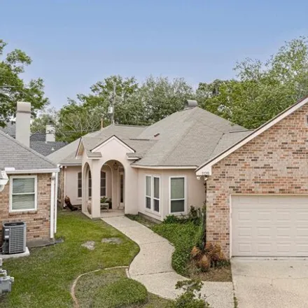 Buy this 3 bed house on 1100 East Stanwick Place in Bluebonnet Ridge, East Baton Rouge Parish