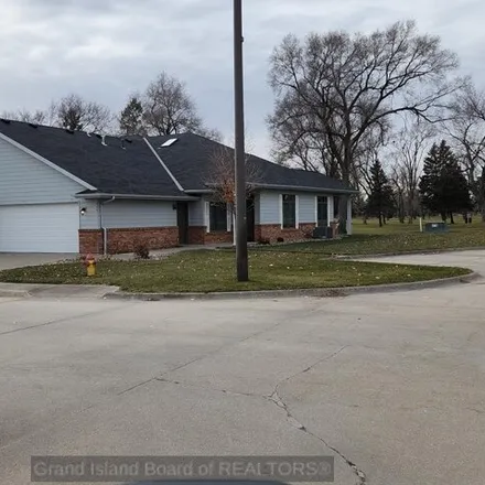 Buy this 2 bed house on 432 Woodland Drive in Grand Island, NE 68801