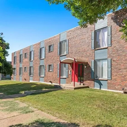 Buy this studio house on 3820 Itaska Street in St. Louis, MO 63116