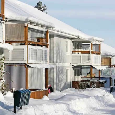 Rent this 3 bed apartment on Skogsbacken in 735 35 Surahammar, Sweden
