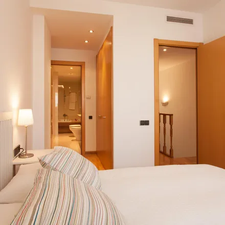 Rent this 3 bed apartment on Escola Els Llorers in Carrer d'Aragó, 08001 Barcelona