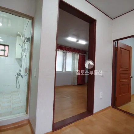 Rent this 2 bed apartment on 서울특별시 관악구 봉천동 1577-56