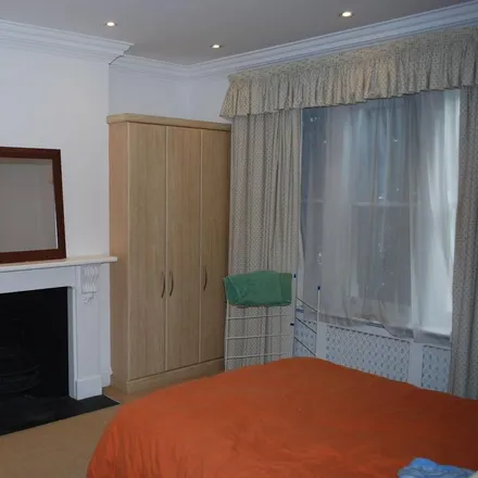Image 3 - 28 Sunny Gardens Road, London, NW4 1RT, United Kingdom - Apartment for rent