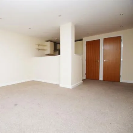 Image 4 - Paramount, Beckhampton Street, Swindon, SN1 2SE, United Kingdom - Apartment for rent