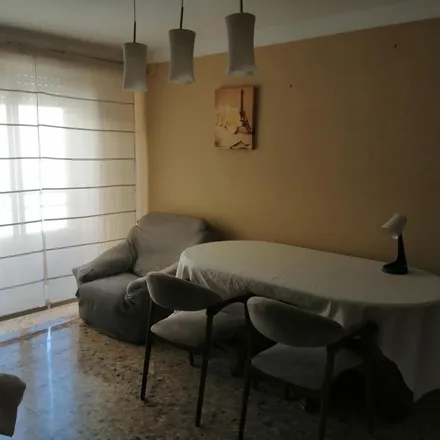 Rent this 8 bed apartment on Mercadona in Carrer de la Mare de Déu dels Desemparats, 46920 Mislata