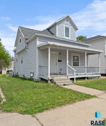 Buy this 3 bed house on 218 North Grange Avenue in Sioux Falls, SD 57104