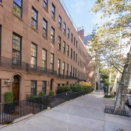 Image 2 - 164 East 66th Street, New York, NY 10065, USA - Townhouse for sale