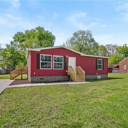 Buy this 2 bed house on 1742 East 29th Street in Des Moines, IA 50317