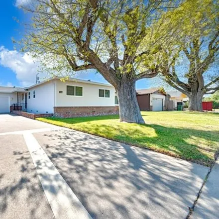 Buy this 3 bed house on 1184 South Sunset Drive in Lodi, CA 95240