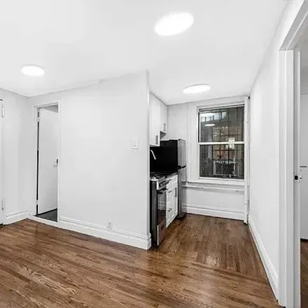 Image 3 - 150 E 3rd St Apt 3A, New York, 10009 - House for rent