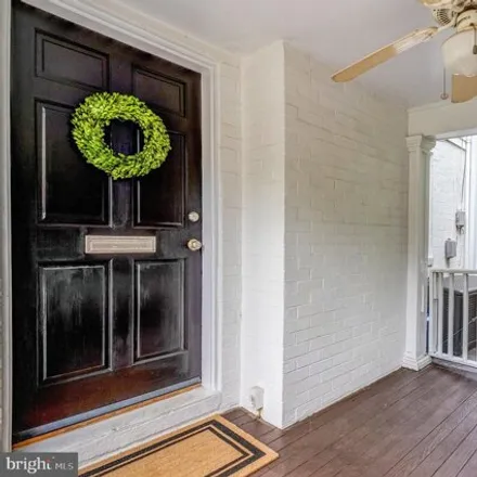 Image 4 - 401 Tennessee Avenue, Alexandria, VA 22305, USA - House for sale