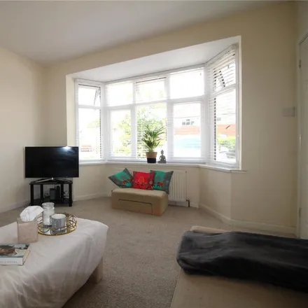 Image 9 - 31 Chamberlain Crescent, Shirley, B90 2DG, United Kingdom - Duplex for rent