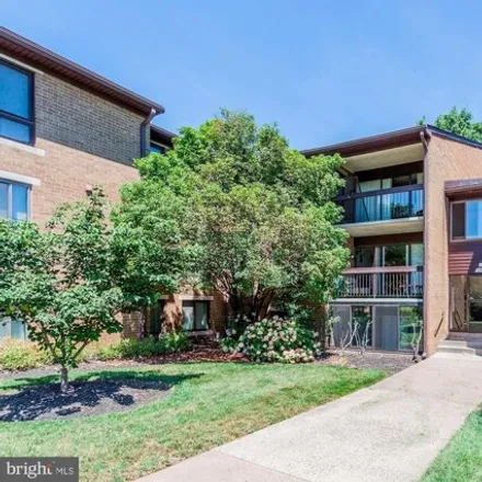 Rent this 2 bed condo on Herndon Middle School in 901 Locust Street, Herndon