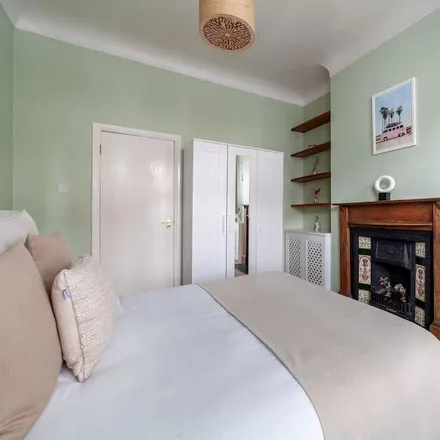 Rent this 2 bed apartment on London in N4 1SB, United Kingdom