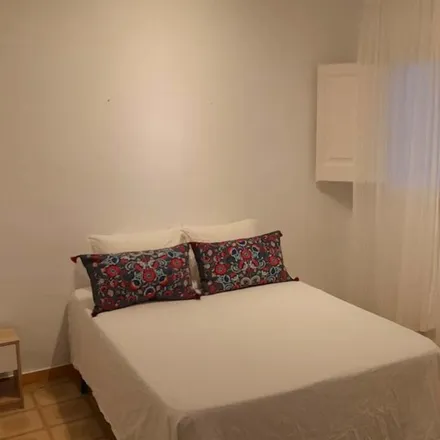 Rent this 1 bed room on Carrer de Girona in 157-159, 08037 Barcelona