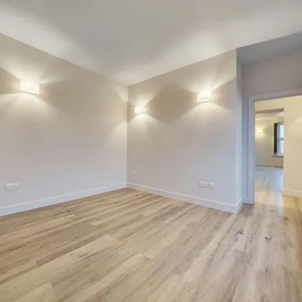 Rent this 1 bed apartment on 235 Wimbledon Park Road in London, SW18 5RH