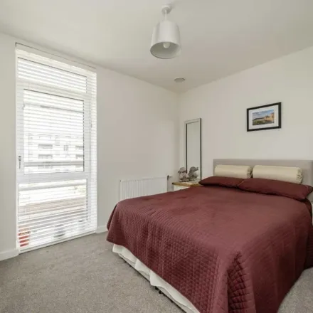 Image 8 - Falcondale Court, Lakeside Drive, London, NW10 7FU, United Kingdom - Apartment for rent