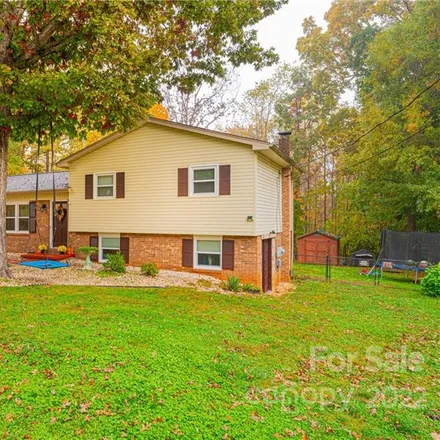 Buy this 3 bed house on 1400 Taylor Court in Mountain View, Catawba County