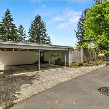 Buy this 3 bed house on 4725 Southwest 18th Place in Portland, OR 97239
