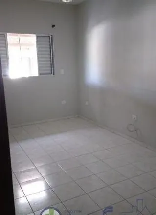 Buy this 3 bed house on Rua Judite Coli Cordeiro in Areão, Taubaté - SP