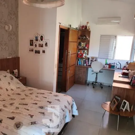 Buy this 5 bed house on Rua Renato Mariano da Costa Lobo in Vila Brandina, Campinas - SP