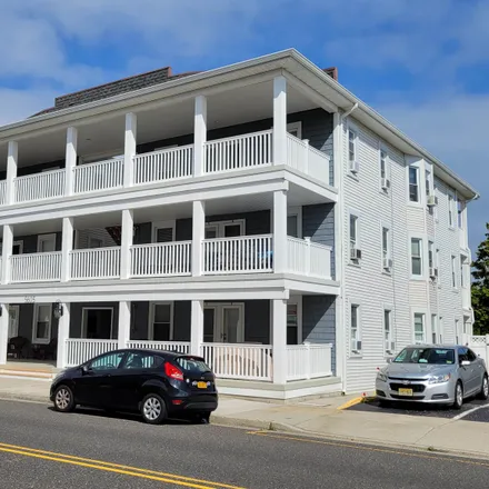 Buy this 2 bed condo on 5605 Seaview Avenue in Wildwood Gables, Cape May County