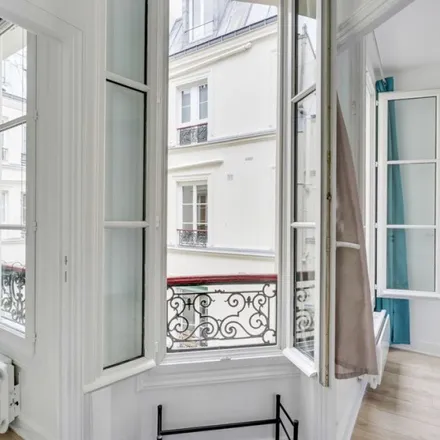 Image 3 - 7 Rue Perrault, 75001 Paris, France - Apartment for rent