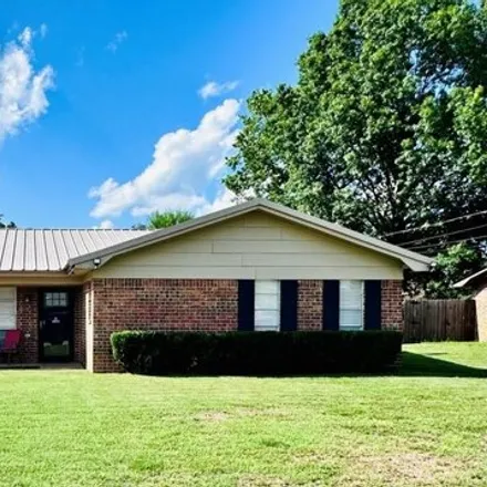 Buy this 3 bed house on 307 Palm Dr in Palestine, Texas