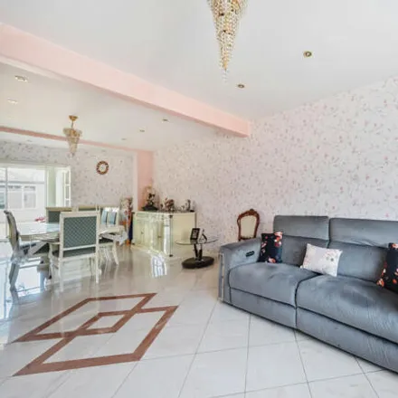 Buy this 4 bed townhouse on Princes Avenue in London, NW9 9JN