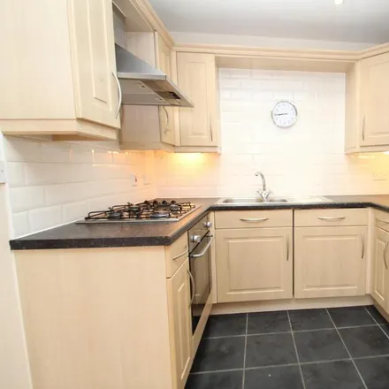 Image 3 - Roxholme Grove, Leeds, LS7 4JJ, United Kingdom - Apartment for rent