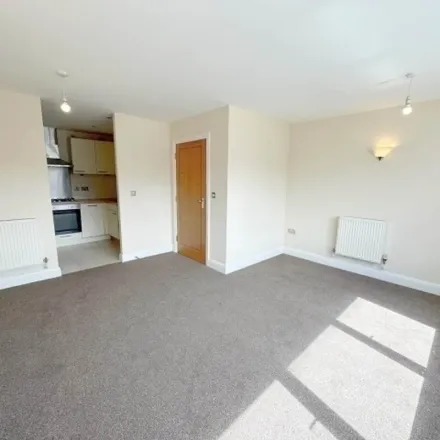 Image 9 - 6 Warrior Close, London, SE28 0NL, United Kingdom - Apartment for rent