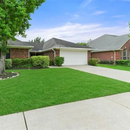 Buy this 3 bed house on 2958 Kensington Park in Pearland, TX 77581