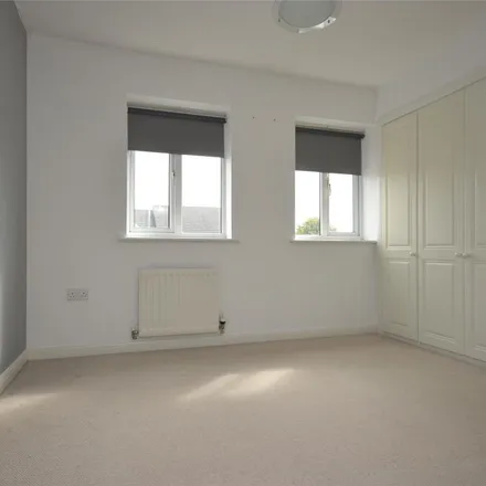 Rent this 4 bed townhouse on 24-38 Thackeray in Bristol, BS7 0NX