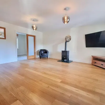Rent this 4 bed apartment on Lakewood Road in Hiltingbury Road, Allbrook