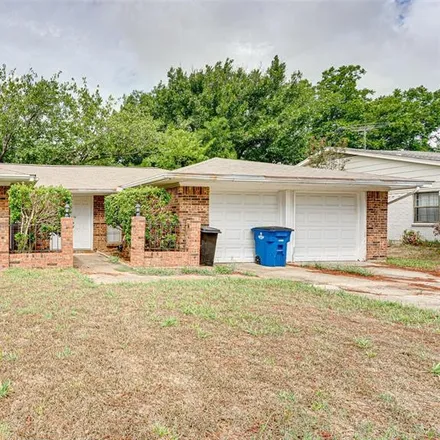 Buy this 3 bed house on 2409 Linda Drive in Ennis, TX 75119