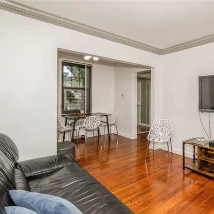Image 2 - 72-57 Park Drive East, New York, NY 11367, USA - Condo for sale