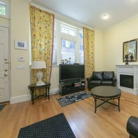 Image 3 - 585 Boylston Street, Boston, MA 02116, USA - Townhouse for rent