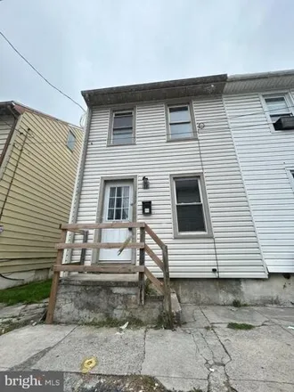 Rent this 3 bed townhouse on Alder Street in Lebanon, PA 17046