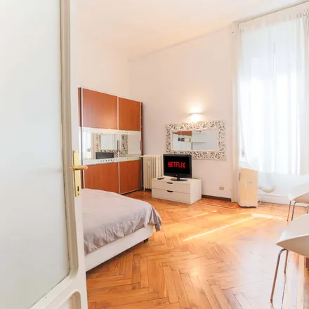 Image 8 - Via Giovanni Boccaccio, 7, 20123 Milan MI, Italy - Apartment for rent